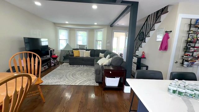 15 Churchill St, Milton, MA 02186