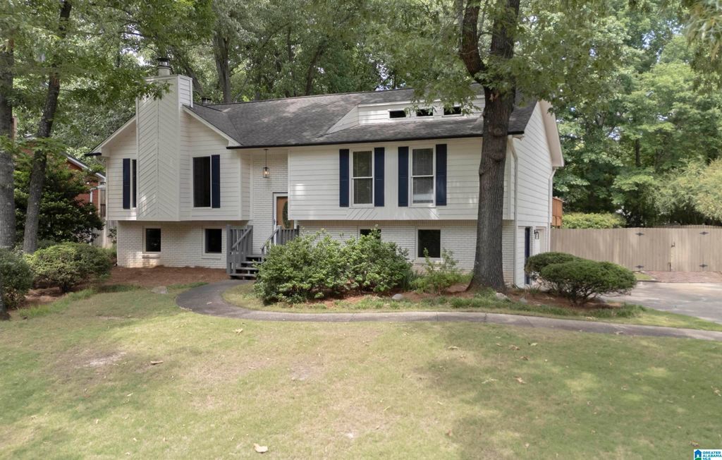 2416 CHANDAWOOD DRIVE, Pelham, AL 35124