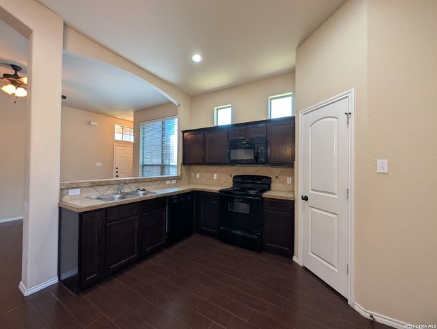 303 & 305 Rosalie, New Braunfels, TX 78130