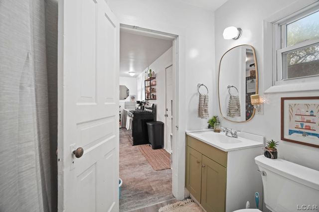 834 Toledo St, Adrian, MI 49221