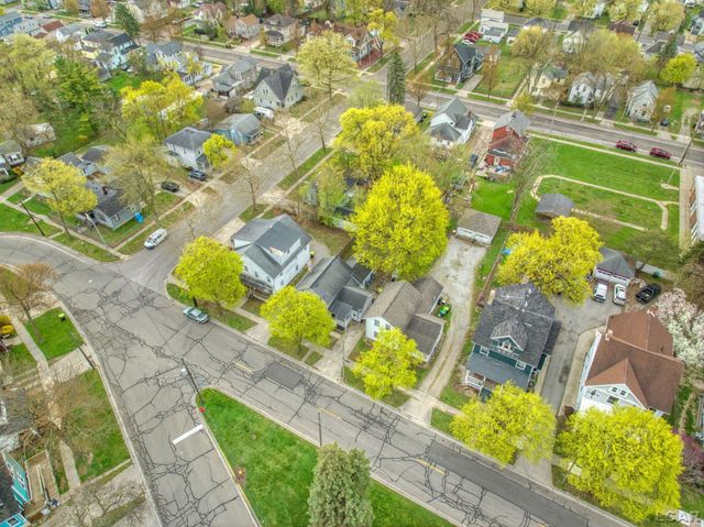 834 Toledo St, Adrian, MI 49221