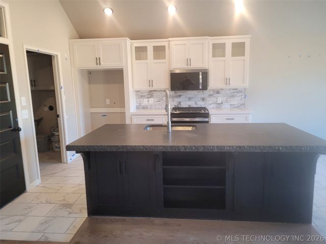 10413 E 132nd Street S, Bixby, OK 74008