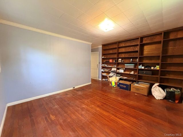 126 Eaton Lane, West Islip, NY 11795
