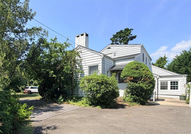 126 Eaton Lane, West Islip, NY 11795