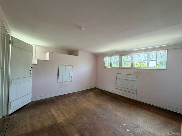126 Eaton Lane, West Islip, NY 11795
