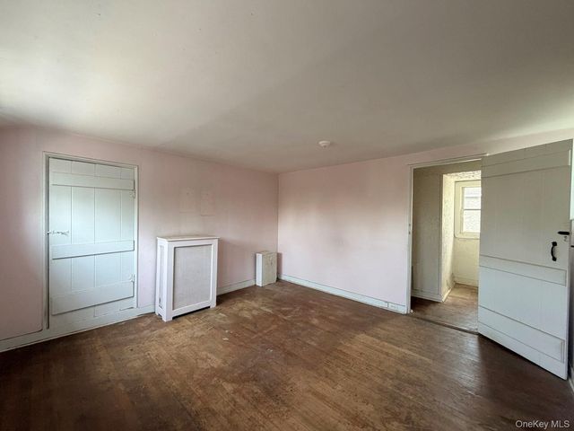 126 Eaton Lane, West Islip, NY 11795