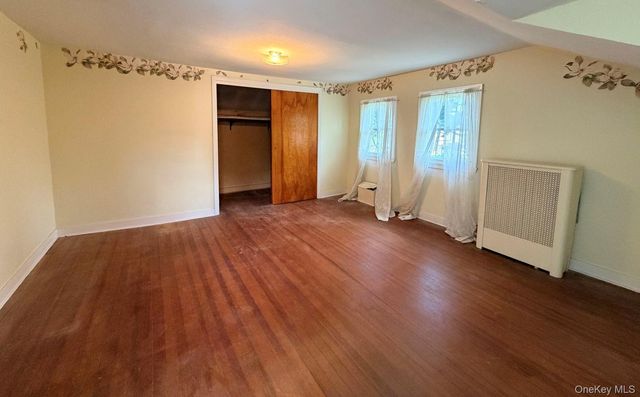 126 Eaton Lane, West Islip, NY 11795