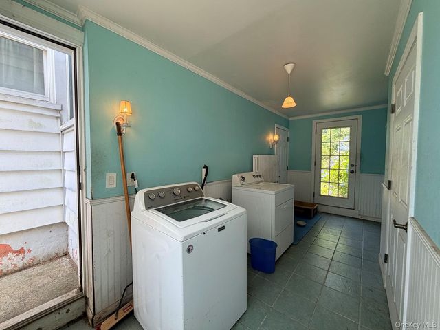 126 Eaton Lane, West Islip, NY 11795