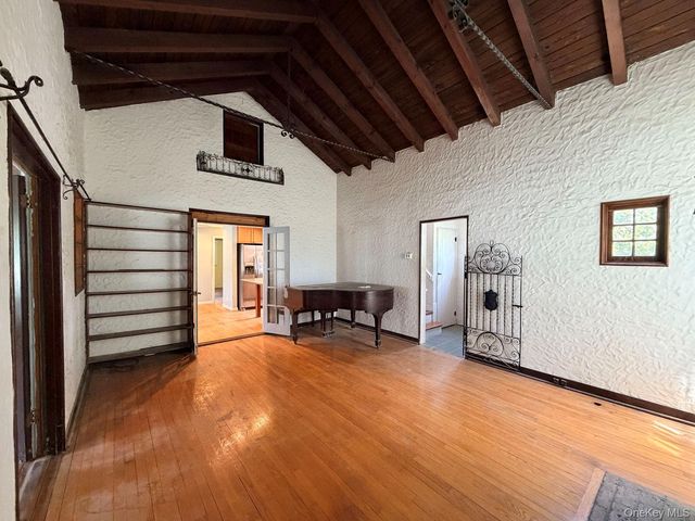 126 Eaton Lane, West Islip, NY 11795