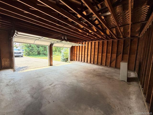 126 Eaton Lane, West Islip, NY 11795