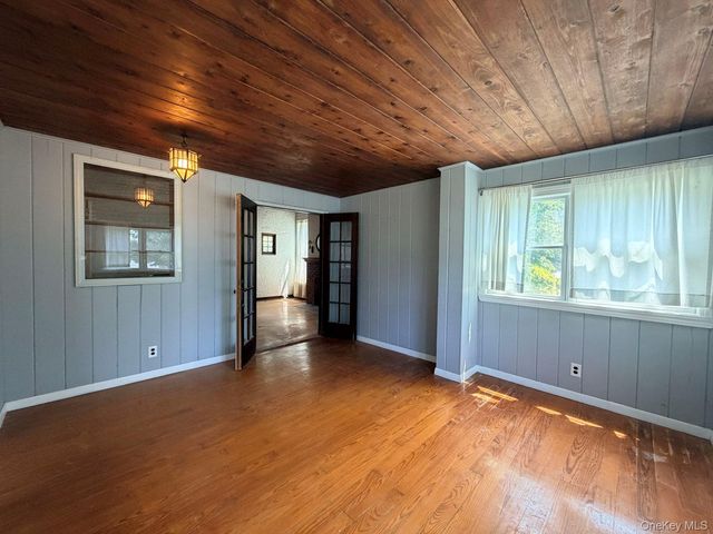 126 Eaton Lane, West Islip, NY 11795