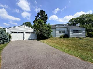 126 Eaton Lane, West Islip, NY 11795
