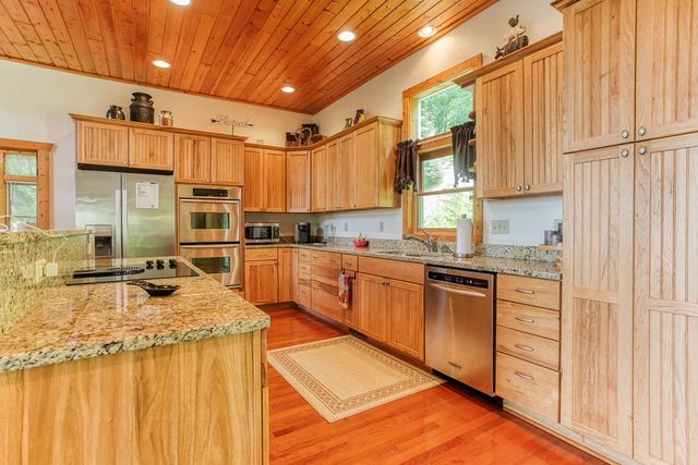 113 Snowbird Trail, Robbinsville, NC 28771