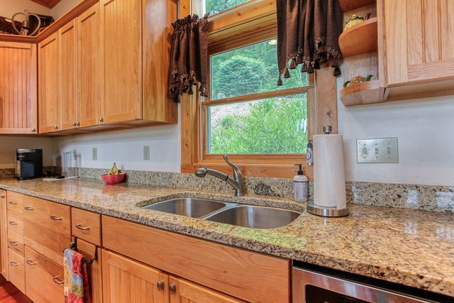 113 Snowbird Trail, Robbinsville, NC 28771