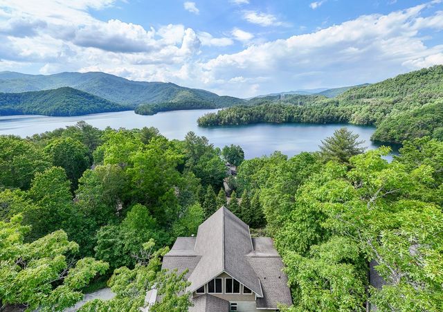 113 Snowbird Trail, Robbinsville, NC 28771