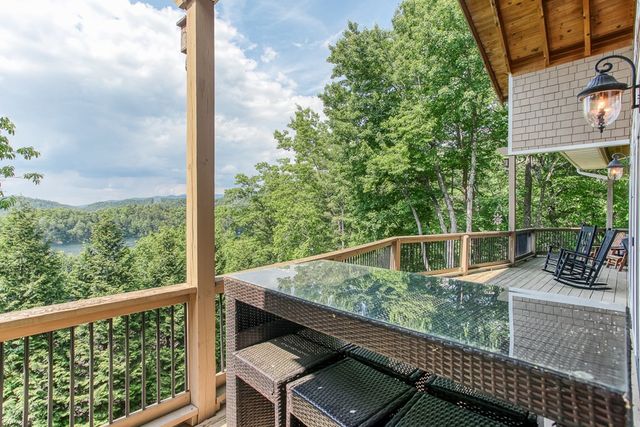 113 Snowbird Trail, Robbinsville, NC 28771