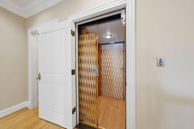 607 E 15th Street, Houston, TX 77008