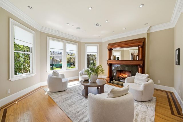 607 E 15th Street, Houston, TX 77008