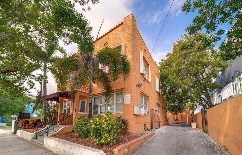 1429 SW 3rd Street 4, Miami, FL 33135