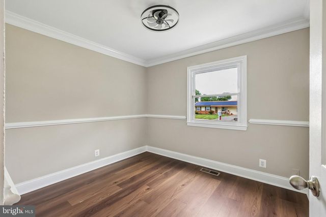 108 N CYPRESS RD N, Sterling, VA 20164