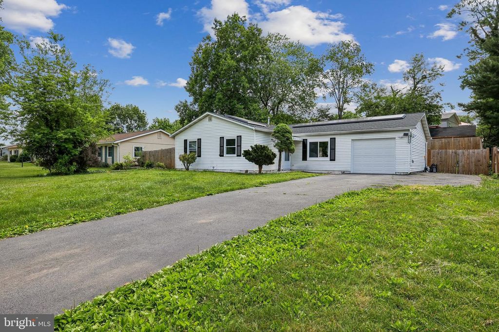 108 N CYPRESS RD N, Sterling, VA 20164