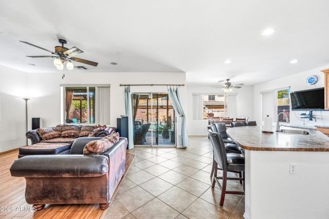 8800 W STATE Avenue, Glendale, AZ 85305