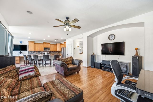 8800 W STATE Avenue, Glendale, AZ 85305