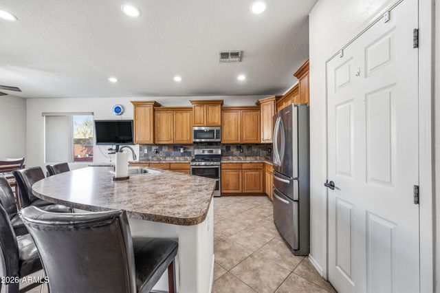8800 W STATE Avenue, Glendale, AZ 85305