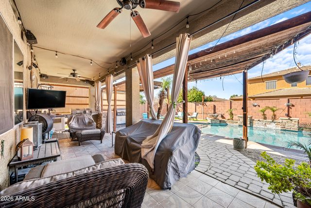 8800 W STATE Avenue, Glendale, AZ 85305