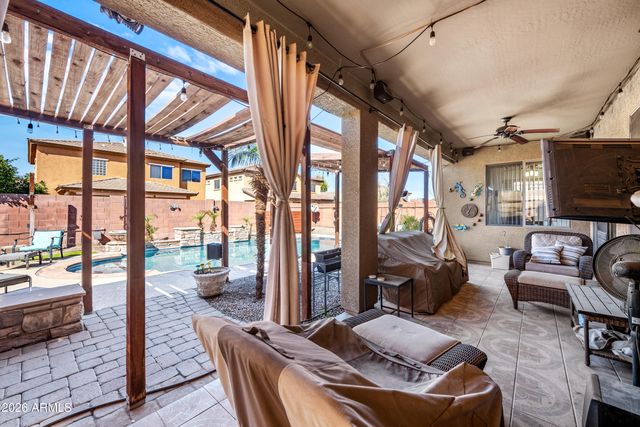 8800 W STATE Avenue, Glendale, AZ 85305