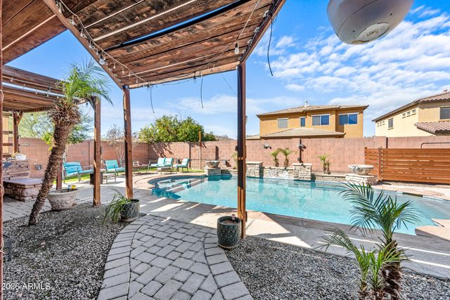 8800 W STATE Avenue, Glendale, AZ 85305