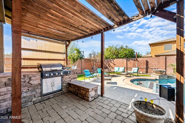 8800 W STATE Avenue, Glendale, AZ 85305