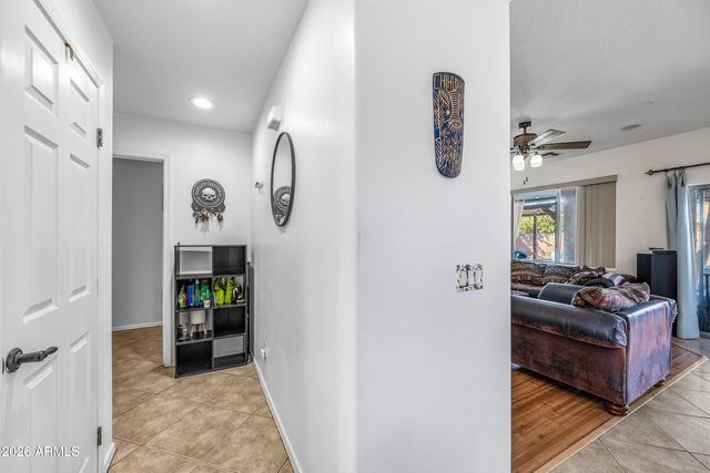 8800 W STATE Avenue, Glendale, AZ 85305