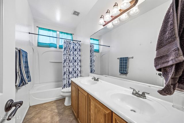 8800 W STATE Avenue, Glendale, AZ 85305