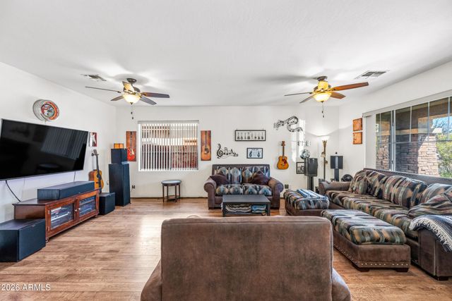 8800 W STATE Avenue, Glendale, AZ 85305