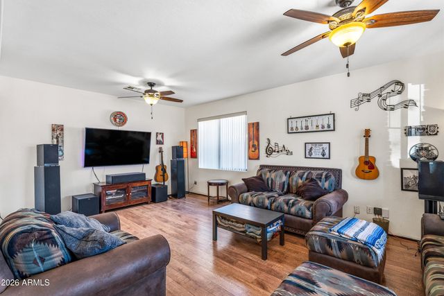 8800 W STATE Avenue, Glendale, AZ 85305