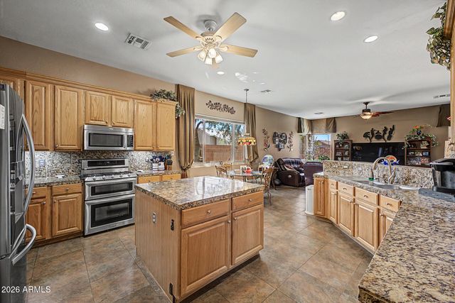 6915 W BRILES Road, Peoria, AZ 85383