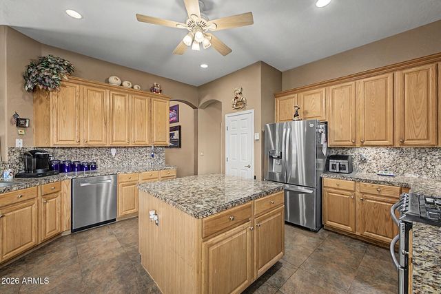 6915 W BRILES Road, Peoria, AZ 85383