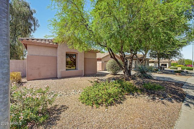 6915 W BRILES Road, Peoria, AZ 85383