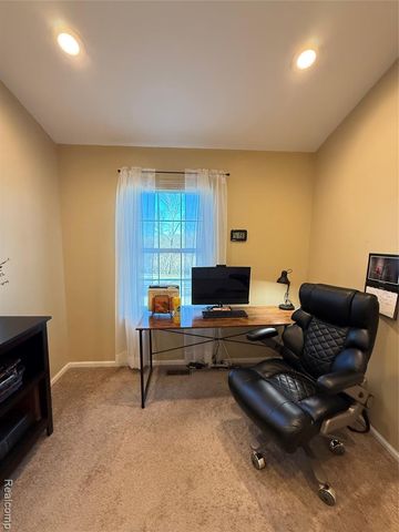 5617 Millpointe Drive, Waterford, MI 48327