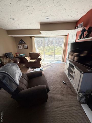 5617 Millpointe Drive, Waterford, MI 48327