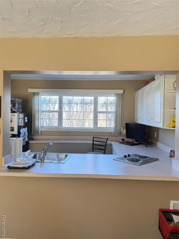 5617 Millpointe Drive, Waterford, MI 48327