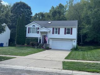 5617 Millpointe Drive, Waterford, MI 48327