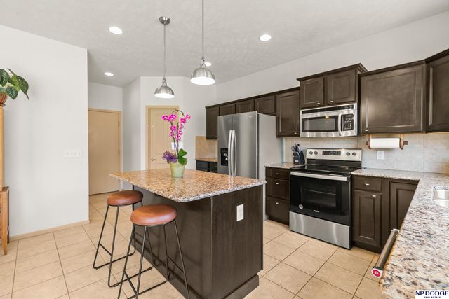 4202 S 202 Avenue, Omaha, NE 68135