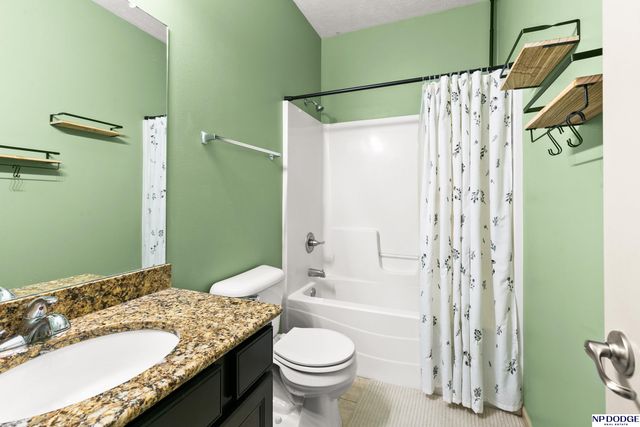 4202 S 202 Avenue, Omaha, NE 68135