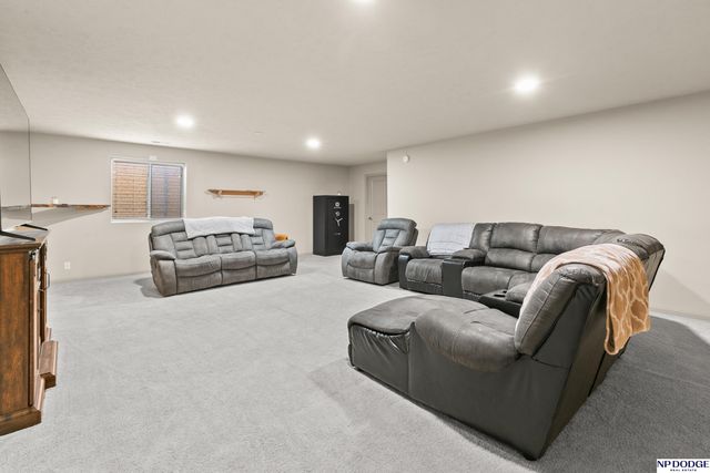 4202 S 202 Avenue, Omaha, NE 68135