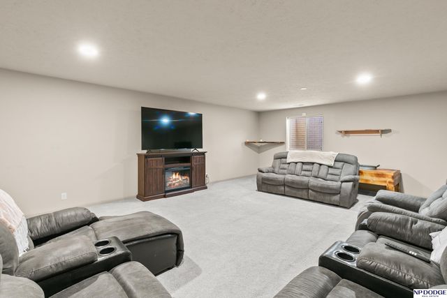 4202 S 202 Avenue, Omaha, NE 68135