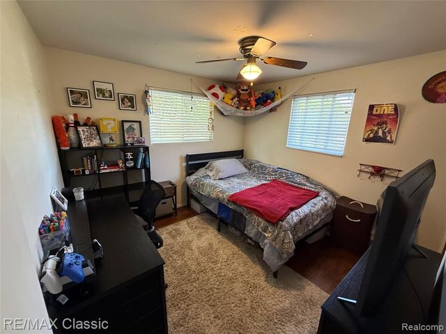 857 Panorama Drive, Milford, MI 48381