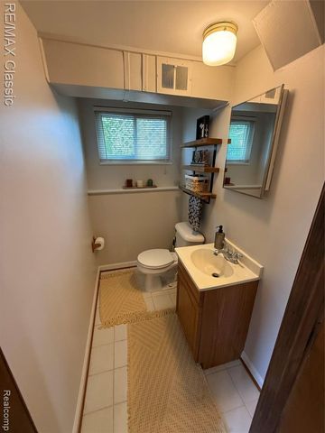 857 Panorama Drive, Milford, MI 48381