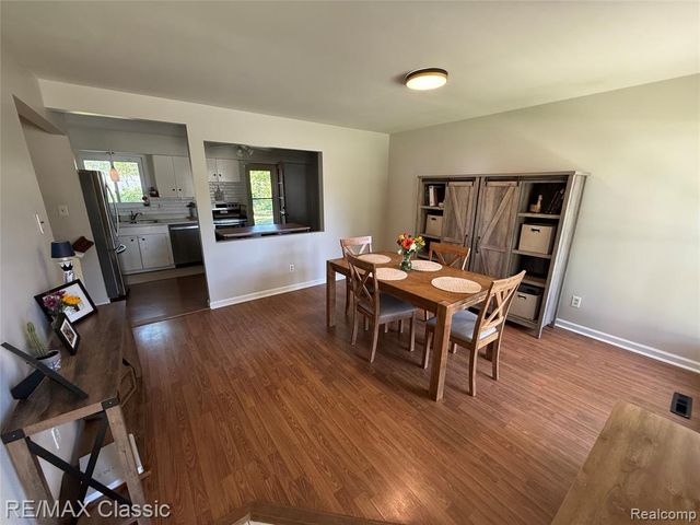 857 Panorama Drive, Milford, MI 48381